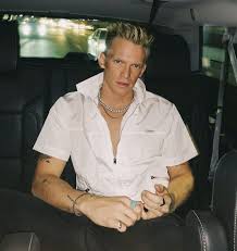 Cody simpson's girlfriend on hand to witness pop star's big splash. Cody Simpson Goes Official With New Girlfriend 4 Months After His Split From Miley Cyrus Goss Ie