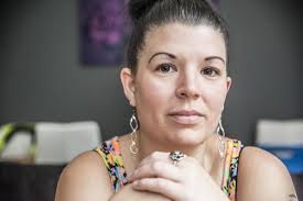 Mother hopes to save brother's life as she donates kidney to stranger