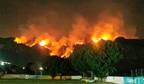 Un incendio es una ocurrencia de fuego no controlada que puede afectar o abrasar algo que no está destinado a quemarse. Incendio Consume Bosque De Tepoztlan En Mexico La Republica