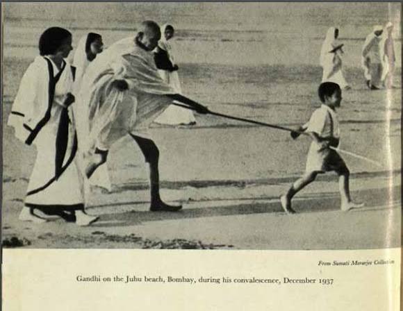 Fact Check: Popular story about this historic pic of Gandhi is far from truth - India Today