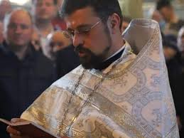 Tensiunile dintre Guvern și Arhiepiscopia Tomisului escaladează: Un preot  cere să se tragă clopotele „a primejdie în fiecare zi”. Filmul  evenimentelor ⋆ Universul.net