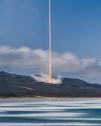 This long exposure of yesterday's Falcon 9 launch definitely looks like a  glassing beam. : r/halo