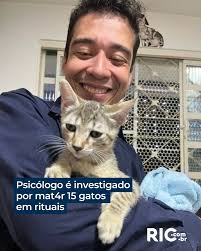 Um psicólogo de 30 anos, identificado como Pablo Stuart Fernandes Carvalho,  está sob investigação por suspeita de ter mat4do gatos em rituais. Nos  últimos seis meses, ele teria adotado ao menos 15