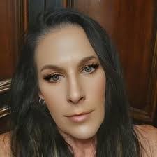 Lori Bryson's Instagram, Twitter & Facebook