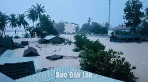 Inundações são situações complexas, e as autoridades locais acionam seus  planos de emergência.