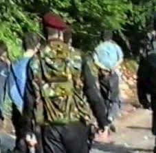 The srebrenica massacre, also known as srebrenica genocide, was the july 1995 killing of an estimated 8,000 bosniak boys and men, in the region of srebrenica in bosnia and herzegovina by units of the army of republika srpska (vrs) under the command of general ratko mladić during the bosnian war. Massaker Das Kriegsverbrechen Von Srebrenica Bilder Fotos Welt