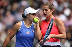 Tek kadınlar dünya 1 numarası ashleigh barty, i̇talya açık tenis turnuvası'nda önde olduğu çeyrek final müsabakasında, sakatlığı nedeniyle korttan çekilmek zorunda kaldı. Julia Gorges Verwirrung Um Fed Cup Einsatz Gegen Brasilien Tennis Magazin