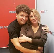Сергей полунин, альбина джанабаева и валерий меладзе. Sergej Minaev I Alena Apina Kumiry 90 H Pochti Ne Izmenilis Za Bolee Chem 20 Let Shou Biz Na Joinfo Com