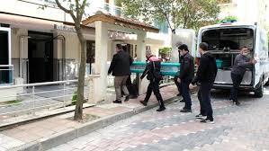 Edinilen son dakika bilgilerine göre i̇stanbul havalimanı 'nda görev yapmakta olan uzman çavuş , içtima alanında intihar etti. Son Dakika Haber Bunalima Giren Polis Memuru Intihar Etti Son Dakika