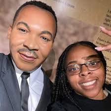 Ms Betty cooked some black eyed peas and neck bones, I had to pee and  didn't wanna touch nothing!!! This bathroom 🔥🔥🔥🔥🔥🔥🔥🔥