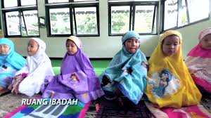Lomba sekolah sehat tingkat nasional tahun 2017 diikuti sekitar 500 sekolah dari berbagai wilayah di indonesia. Juara Satu Nasional 2016 Lomba Sekolah Sehat Video Profil Kb Tk Islam Al Azhar 31 Yogyakarta Youtube