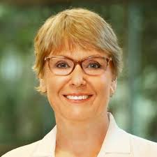 Karen Knapp's Instagram, Twitter & Facebook