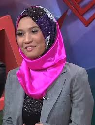 Mengisahkan kisah percintaan antara waheeda dan thaqif yang pernuh warna warni. Meh Sandar Pada Aku Ep 8 Dailymotion