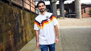 Two stars of german football with turkish roots have moved to clear up any misunderstandings after criticism of their show of support for president erdogan.mesut özil and ilkay gündogan posed for. Ilkay Gundogan Warum Warnte Ihn Kein Berater Vor Erdogan Huldigung Stern De