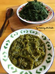 Daun singkong dan ikan asin. Makan Di Rumah Makan Padang Tidak Lengkap Tanpa Kedua Menu Ini Daun Singkong Rebus Dan Sambal Lombok Ijo Pulau Lombok Resep Masakan Indonesia Makanan Pedas