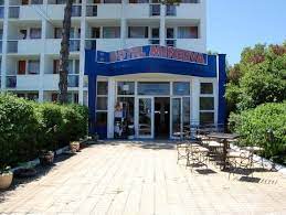 Hotel minerva este un hotel standard, situat in zona nordica a statiunii eforie nord. Hotel Minerva Eforie Nord