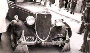 Rolls royce used by indian king for garbage. Maharaja Of Alwar Once As A Revenge Used Rolls Royce To Collect Garbage From The Streets India Com