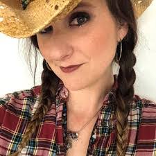 Bree Gross's Instagram, Twitter & Facebook