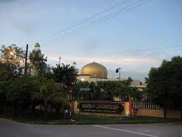 The darul ehsan mosque or masjid darul ehsan is the first mosque in subang jaya, selangor, malaysia. Masjid Darul Ehsan Subang Jaya Mapio Net
