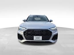 Image result for Glacier White 2021 SQ8