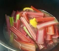 Mangoldstiele Sind Mein Spargel Im August Mangold Lebensmittel Essen Leckeres Essen