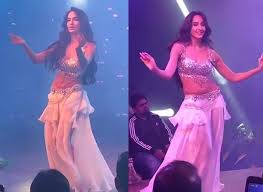 Jun 30, 2021 · nora fatehi is an excellent dancer and her one move sends the entire internet into a tizzy. Nora Fatehi Impromptu Belly Dance Is The Hottest Thing You Will See Today Bigg Boss 9 Contestant Nora Fatehi Rece Belly Dance Outfit Belly Dance Hot Actresses