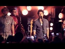 Raving George Feat Oscar The Wolf You Re Mine Bruno Mars Locked Out Of Heaven Live In Paris Youtube Bruno Mars Locked Out Of Heaven Music Concert