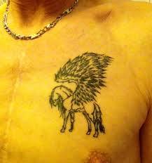 Nice mama banner on pegasus with leaves tattoo Pega185 Mein Erstes Pegasus Tattoos Von Tattoo Bewertung De