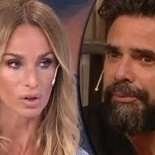 Habló de su relación con maradona y claudia. Luciano Castro Fue Visto Con Una Mujer Tiene Nueva Novia