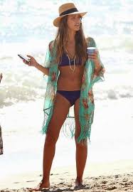 Outfits For Beach Thelatestfashiontrends Com In 2020 Summer Beach Outfit Summer Fashion Fashion