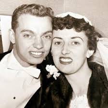 Sue Pfeiffer's Instagram, Twitter & Facebook