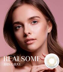 Iris Gray's Instagram, Twitter & Facebook