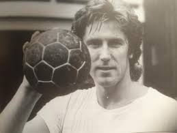 SPENST OG SKUDDARM SOM LUNDBERG PÅ SITT BESTE…”