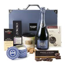 This Bockersandpony Hamper Is Pure Luxury Http Bit Ly 1nycrnj Luxury Hampers Pure Products Wine Hampers