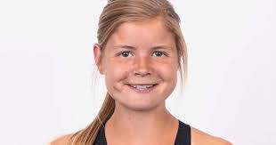 Elise Hopper's Instagram, Twitter & Facebook