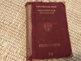 August 2021 wird in österreich der neu gestaltete personalausweis ausgegeben. Abnutzung Wann Ist Ein Kaputter Reisepass Nicht Mehr Gultig