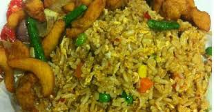 Kepingan isi ayam goreng yang sedia untuk ditoskan. Resepi Nasi Goreng Ayam Kunyit Blog Azman