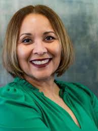 Mae Stanton's Instagram, Twitter & Facebook