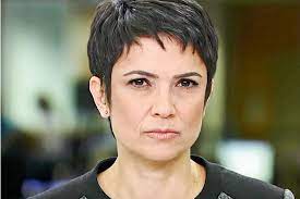 She has ranked on the list of those famous people who were born on june 5, 1968.she is one of the richest journalist who was born in brazil.she also has a position among the list of most popular journalist. Sandra Annenberg Demissoes Na Globo E Assedio De Concorrente Veja