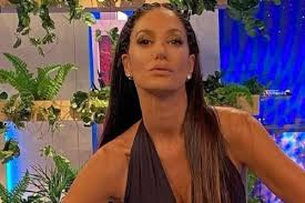 Silvina escudero bachatasilvina escudero divina comidasilvina escudero bailandosilvina escudero merenguesilvina escudero besosilvina escudero cumbiasilvina e. Que Lastima Silvina Escudero No Esperaba Este Bullying De Jey Mammon Y Sus Companeros Minuto Argentina