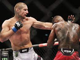 Sean Strickland sconvolge Israel Adesanya conquistando il titolo dei pesi  medi UFC
