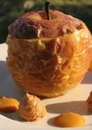 Lavez Les Pommes Faites Tremper Les Raisins Secs Dans Le Rhum Decoupez Un Couvercl Pommes Au Four Raisins Secs Pomme