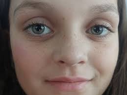 Ella Marsh's Instagram, Twitter & Facebook