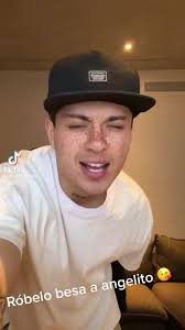 Róbelo beso a angelito primero y ahora se la pasa negandolo pero hay  pruebas🤭😘@angelitodelaa @robeloangel #robelobesaangelito #robeloyangelito  #amoresamorlgbtt🌈 #viral