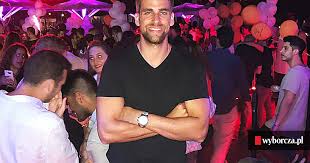 W kierunku środkowego izraela wystrzelono 130 rakiet (twitter.com, google maps). Czym Zyje Tel Awiw Mlodzi Kolysza Sie Tu Do Switu