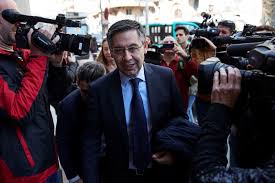 The barca board have come under increasing criticism in recent weeks, with bartomeu stating that he is not considering resigning on more than one occasion. Former Barcelona President Bartomeu And Senior Club Officials Arrested On Corruption Charges Football Espana