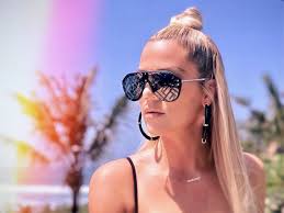 Discuss these camel toe synonyms with the community we're doing our best to make sure our content is useful, accurate and safe. We Tried Khlo Eacute Kardashian S Camel Toe Concealer People Com