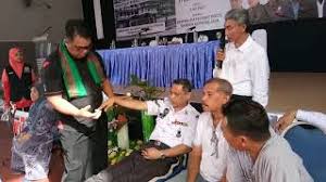 Sebaiknya kita usaha dengan menggunakan rawatan moden dan juga secara herba. Al Qalam Bersama Pesakit Dan Juga Anggota Pdrm Ampang Jaya Bersama Persatuan Bekas Polis Malaysia Youtube