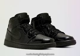 Air Jordan 1 Mid Patent Black White Gold Die Besten Dies Paar Air Jordan 1 Mid Patent Und Genarbtes Leder Air Jordans Air Jordan Shoes Cheap Nike Air Max