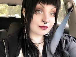 Alternative lowkey makeup inspiration